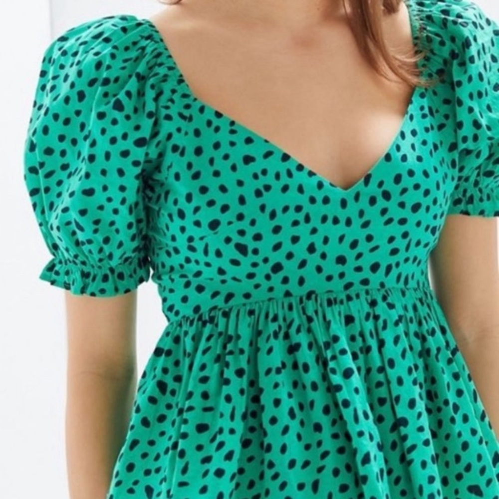 Urban Outfitters green polka dot puff sleeve crop top